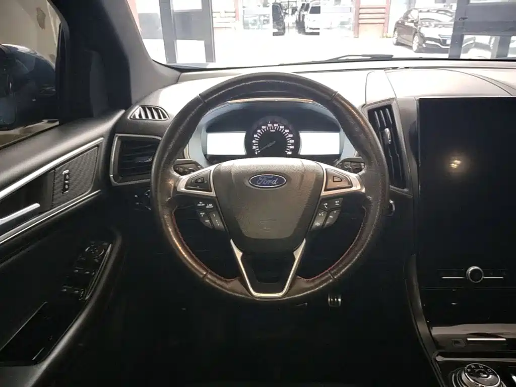 Ford Edge — миниатюра 11