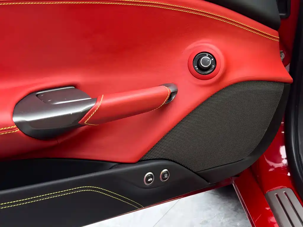 Ferrari 488 — миниатюра 11