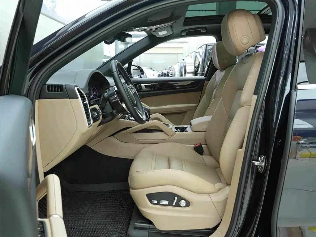 Porsche Cayenne Hybrid — миниатюра 12