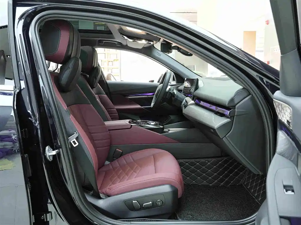 BMW 5 Series — миниатюра 12