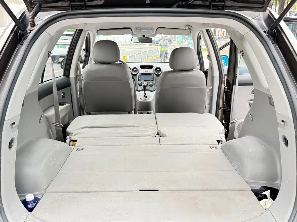 Kia Carens — миниатюра 23