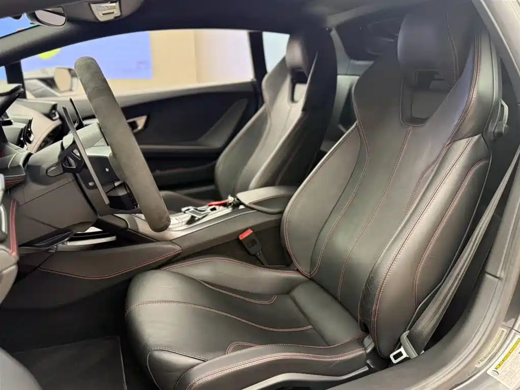 LAMBORGHINI HURACÁN