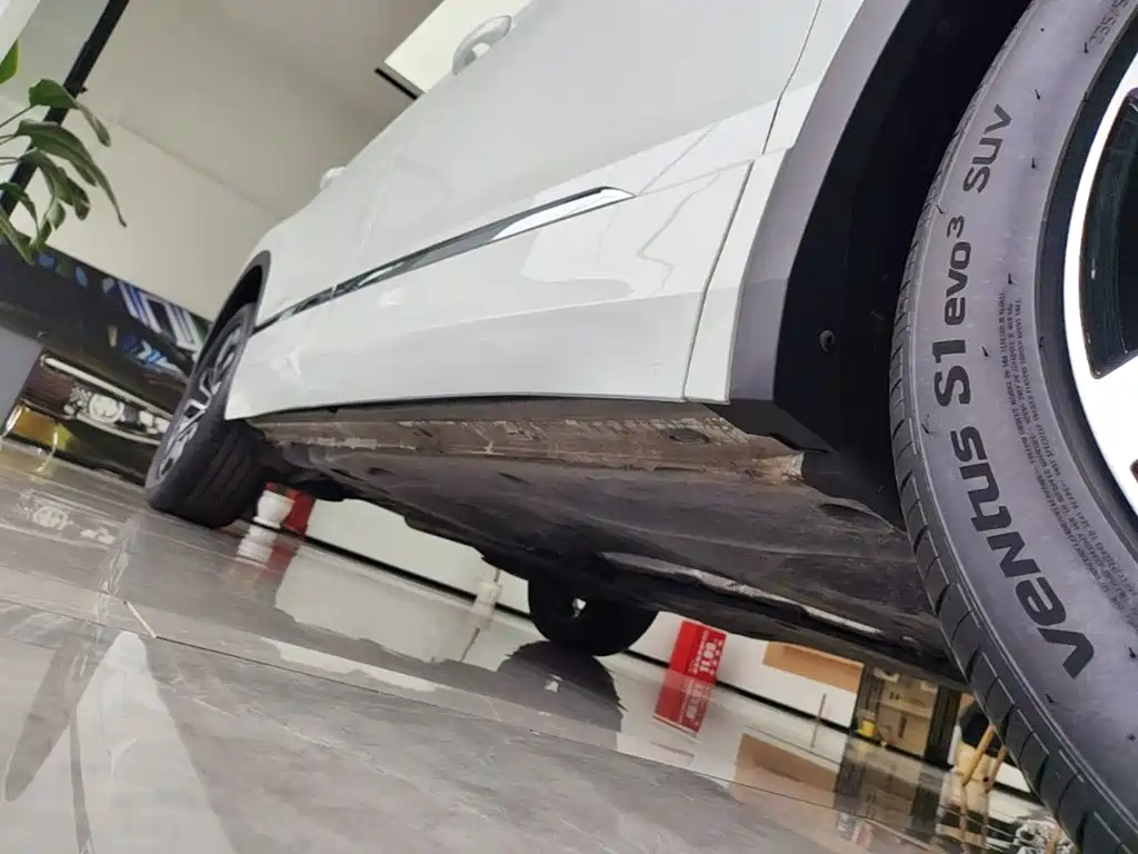 Volkswagen Tiguan L — миниатюра 21