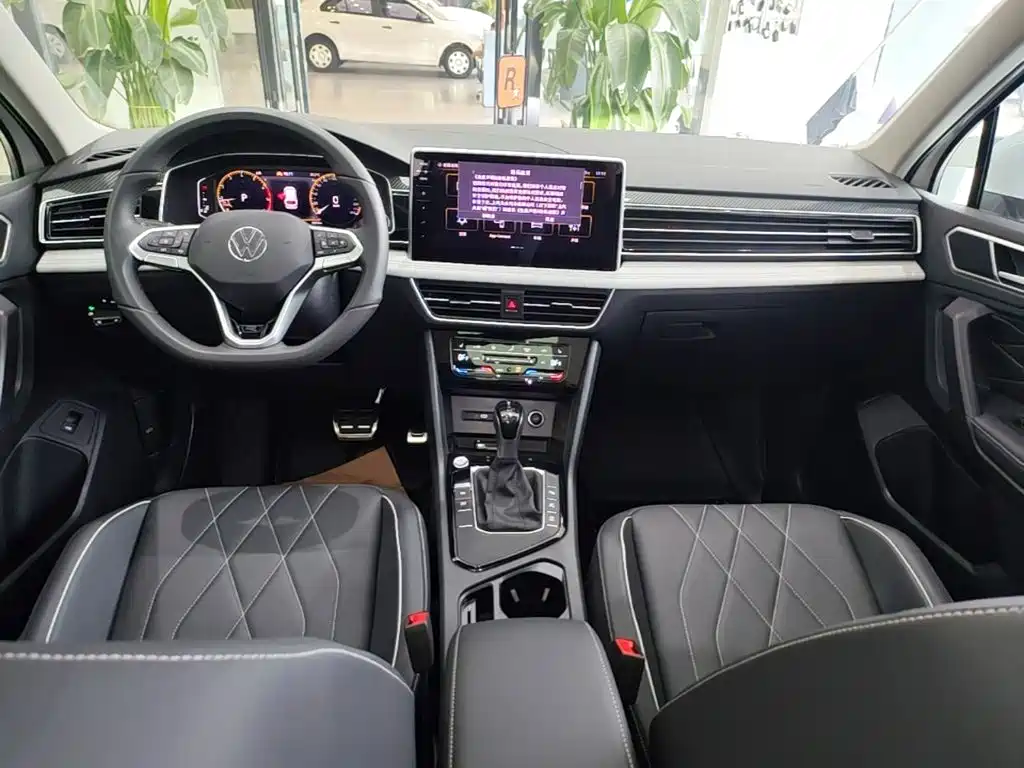 Volkswagen Tiguan L — миниатюра 10