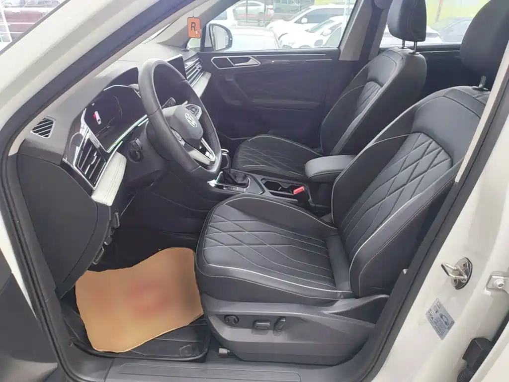 Volkswagen Tiguan L — миниатюра 15