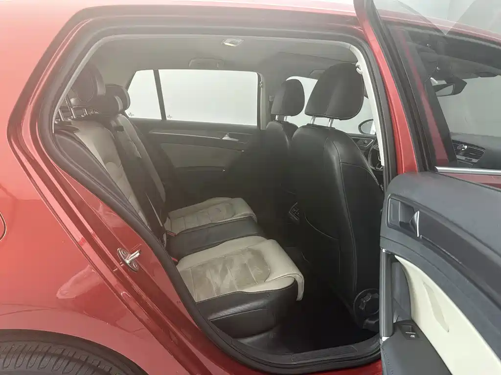 Volkswagen Golf — миниатюра 10