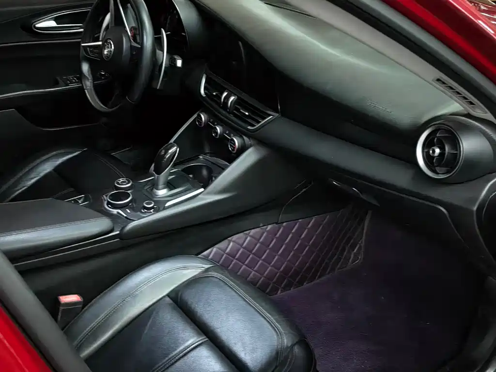 Alfa Romeo Giulia — миниатюра 5