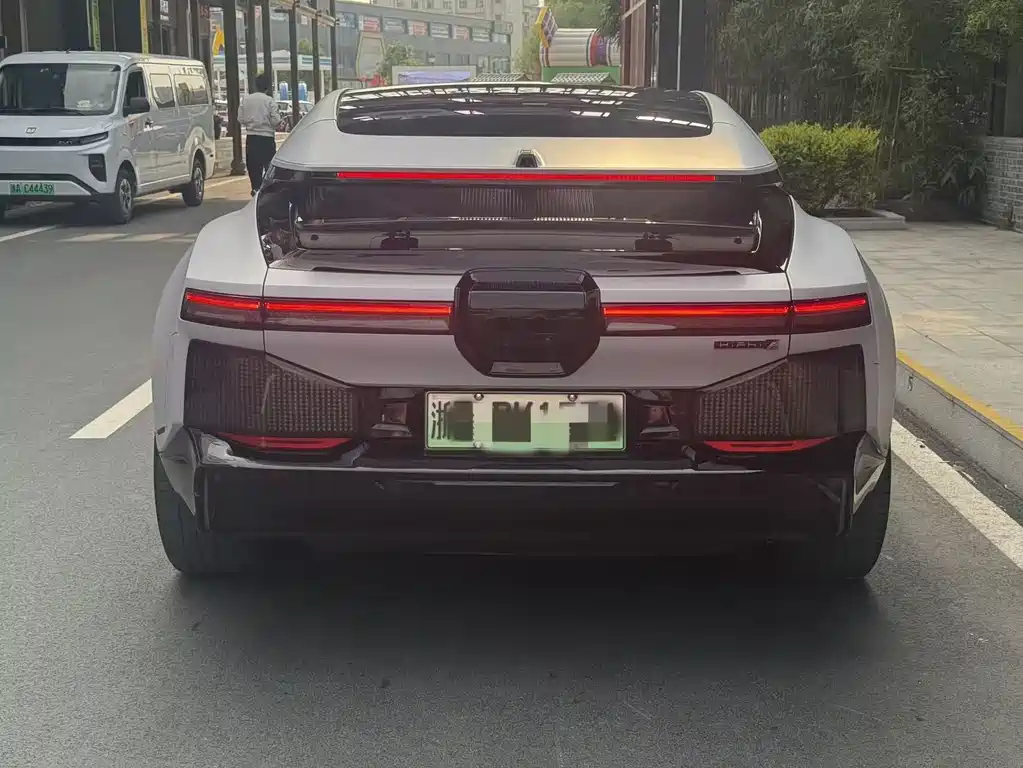 HiPhi HiPhi Z 2023 мест