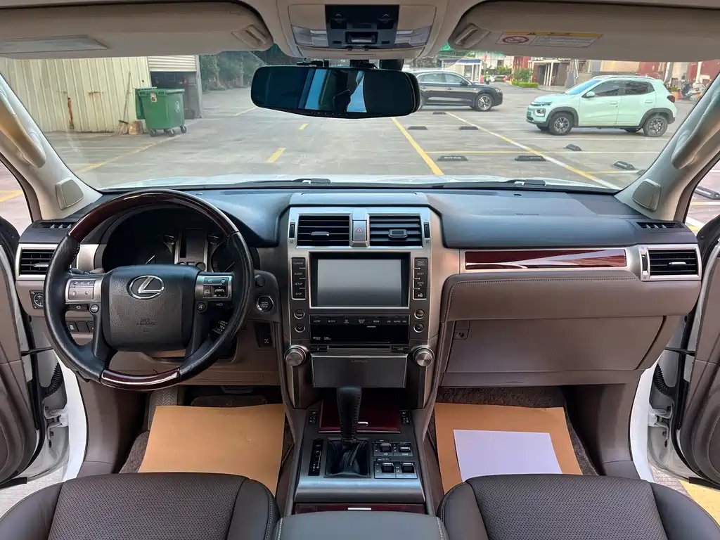Lexus GX — миниатюра 5
