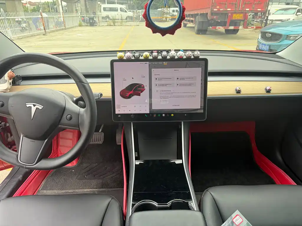 Tesla Model 3 — миниатюра 8
