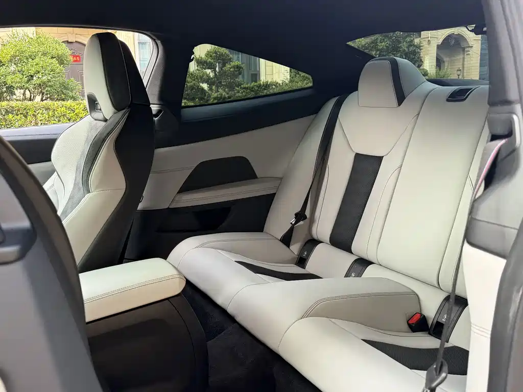 BMW M4 — миниатюра 9