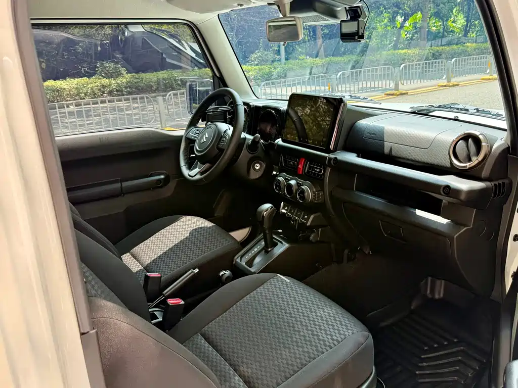 Suzuki Jimny — миниатюра 5
