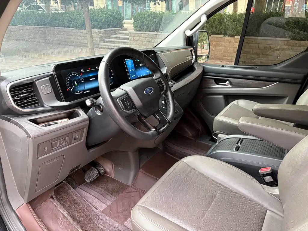 Ford Tourneo 2023 2.0T AT