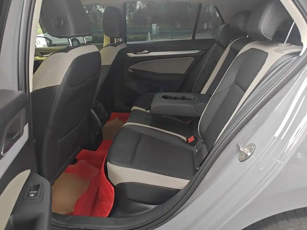 Volkswagen Golf — миниатюра 17