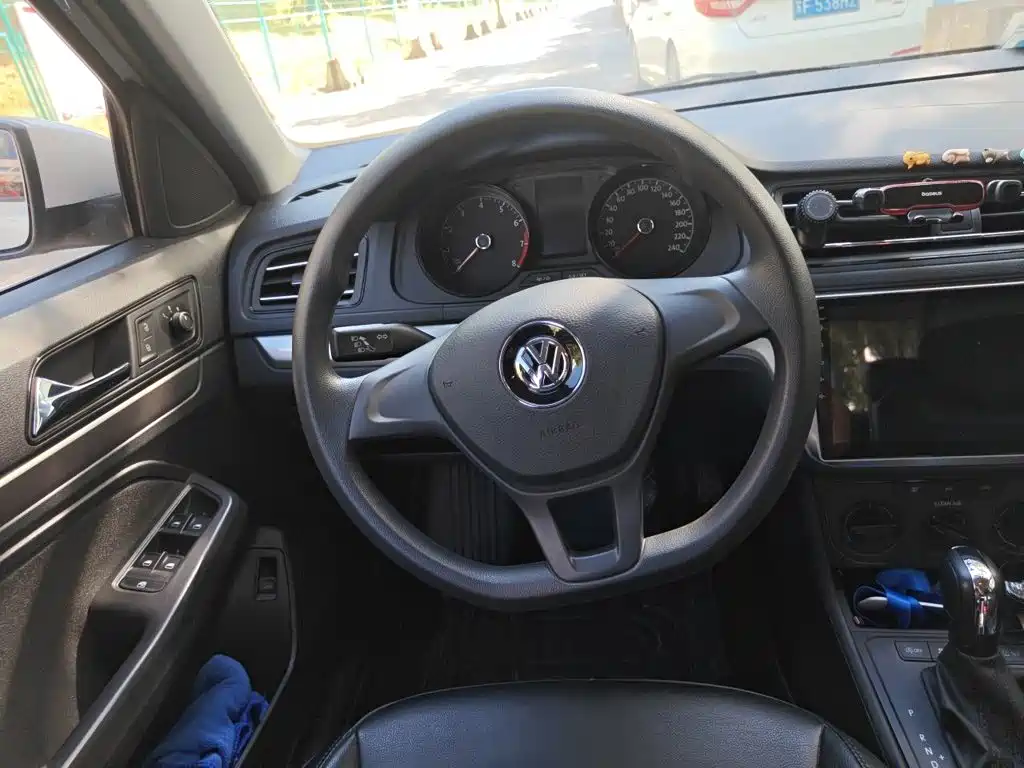 Volkswagen Lavida — миниатюра 3