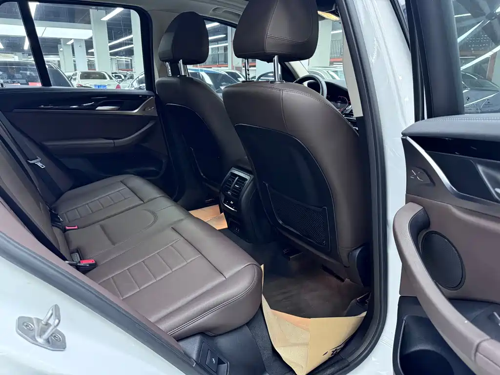 BMW X3 — миниатюра 12