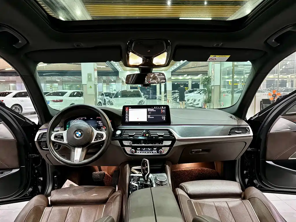 BMW 5 Series — миниатюра 11