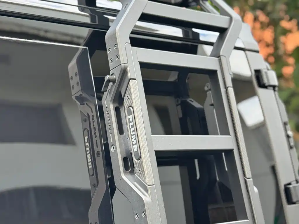 Land Rover Defender — миниатюра 8