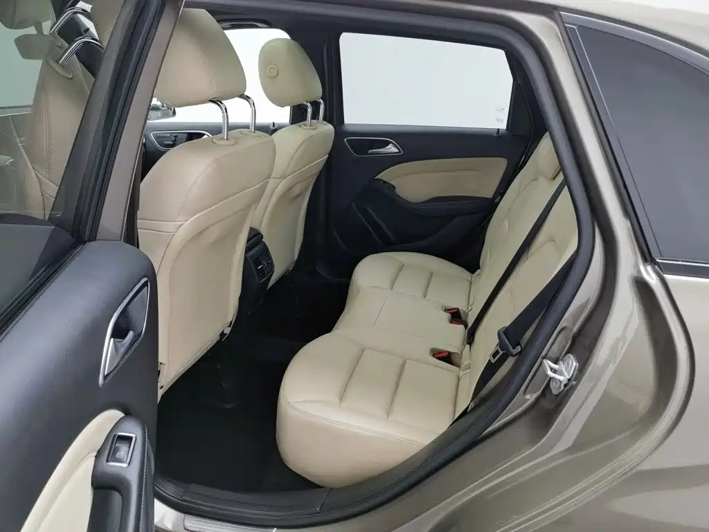Mercedes-Benz B-Class — миниатюра 15