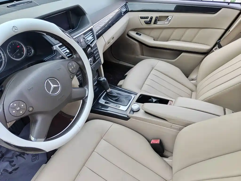 Mercedes-Benz E-Class (Import) — миниатюра 9