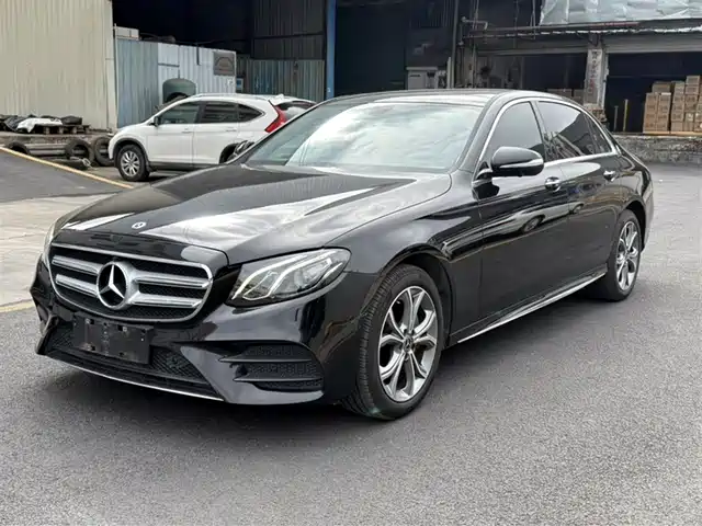 MERCEDES BENZ E CLASS