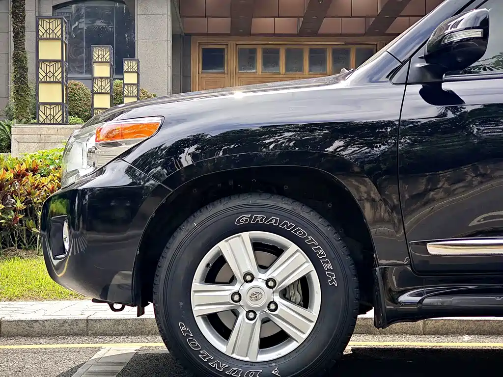 Toyota Land Cruiser — миниатюра 5