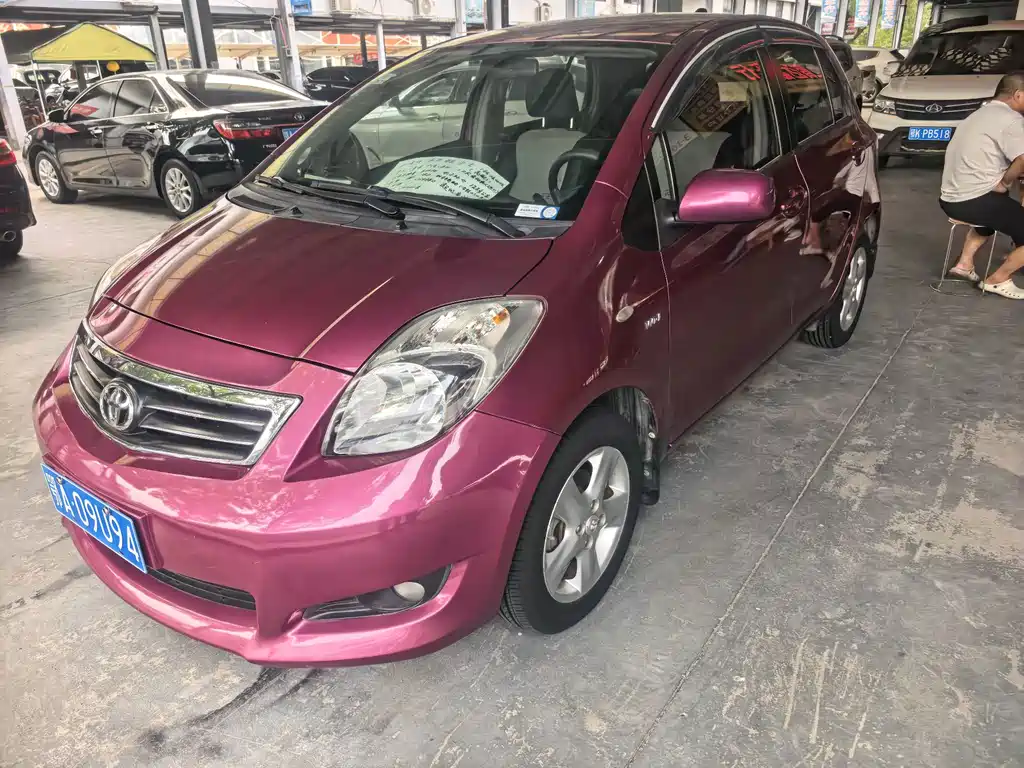 Toyota Yaris — миниатюра 6