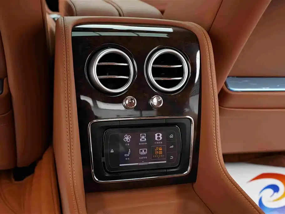 Bentley Flying Spur — миниатюра 17