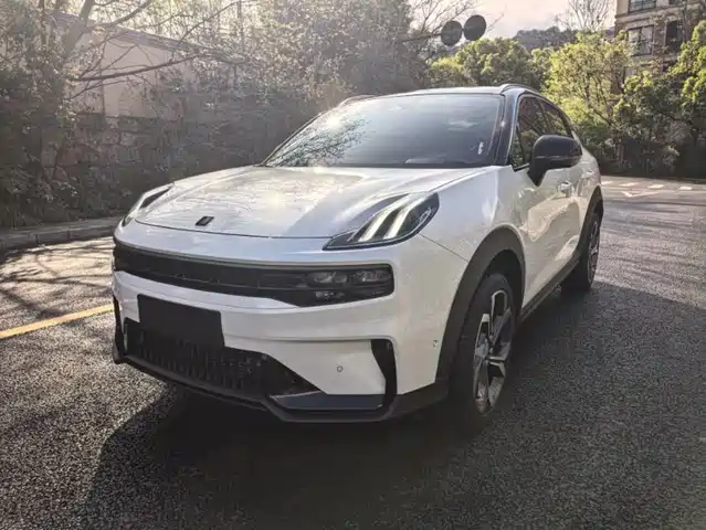 2024 Lynk & Co 06