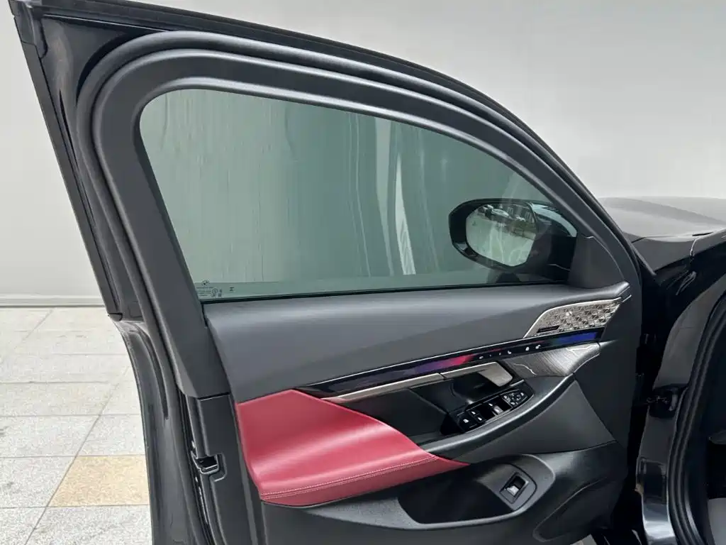 BMW 5 Series — миниатюра 12