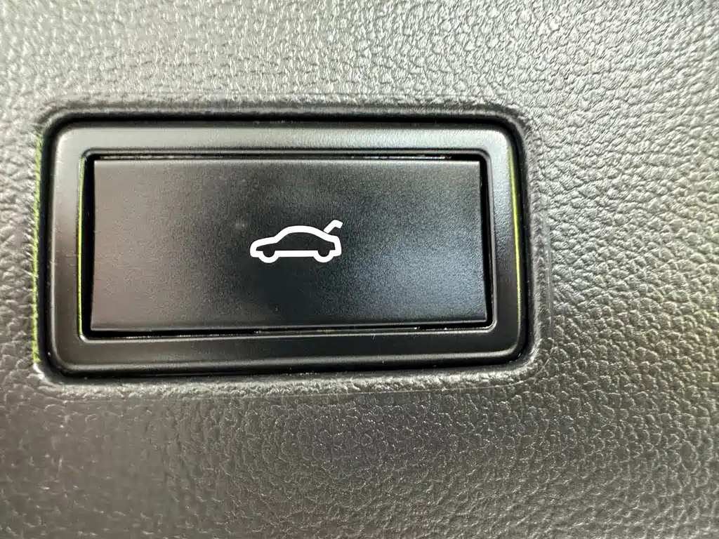 Volkswagen Tiguan L PHEV — миниатюра 18
