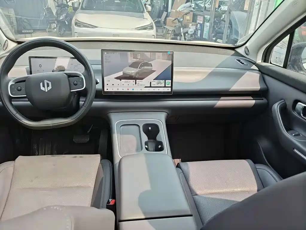 Leapmotor Leapmotor C10 — миниатюра 4
