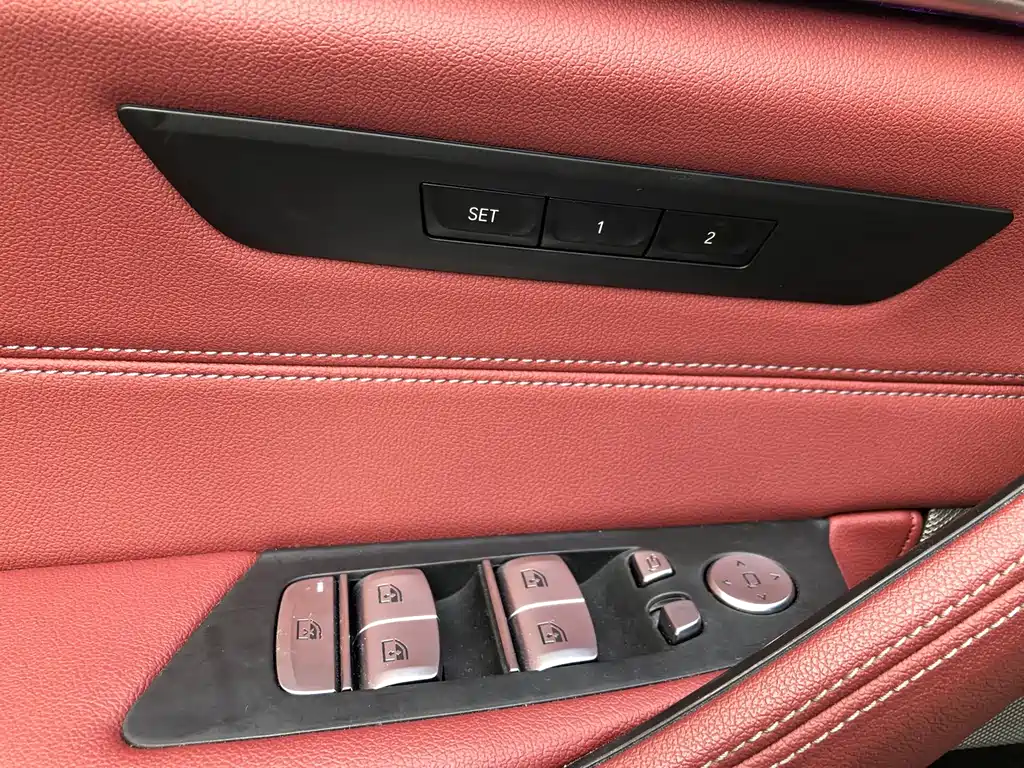 BMW 5 Series New Energy — миниатюра 17