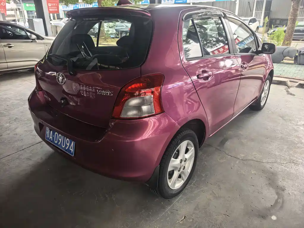 Toyota Yaris — миниатюра 9