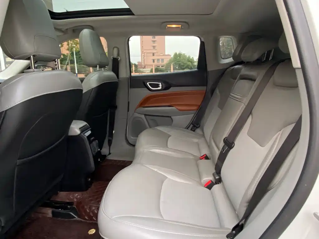 Jeep Compass — миниатюра 4