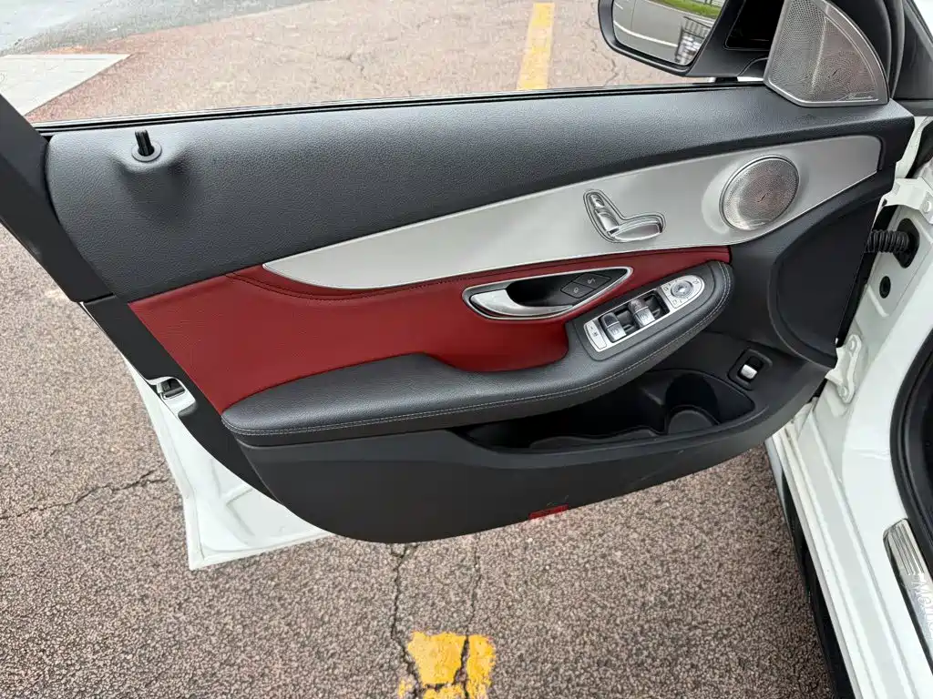 Mercedes-Benz C-Class — миниатюра 6