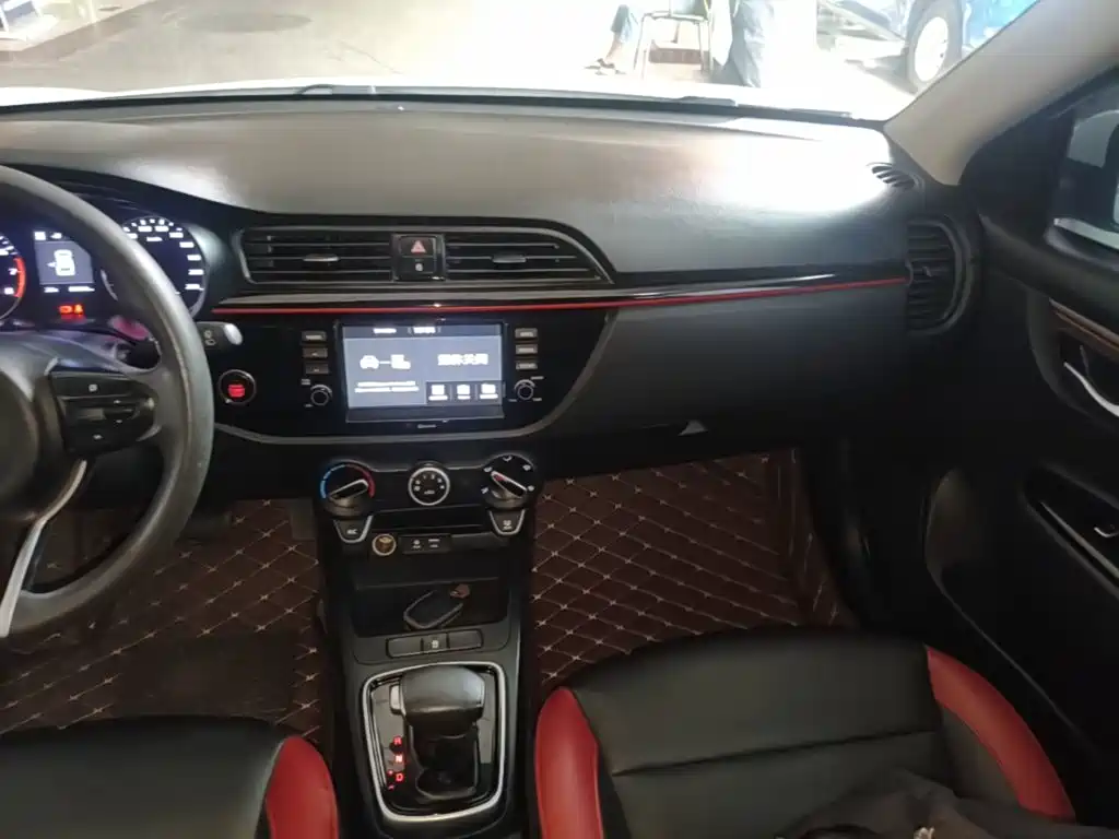 Kia KX Cross — миниатюра 13