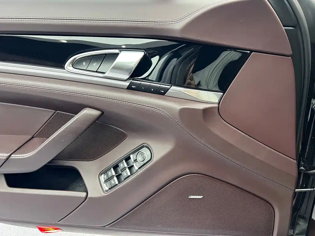 Porsche Panamera — миниатюра 8