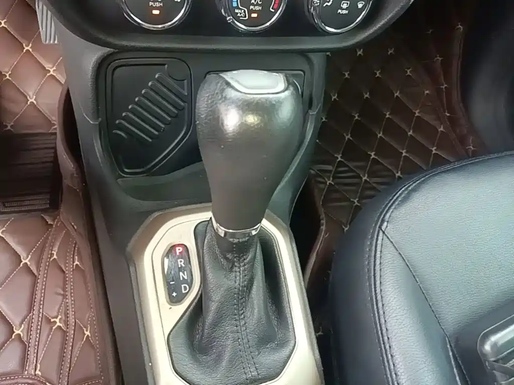 Jeep Renegade — миниатюра 14