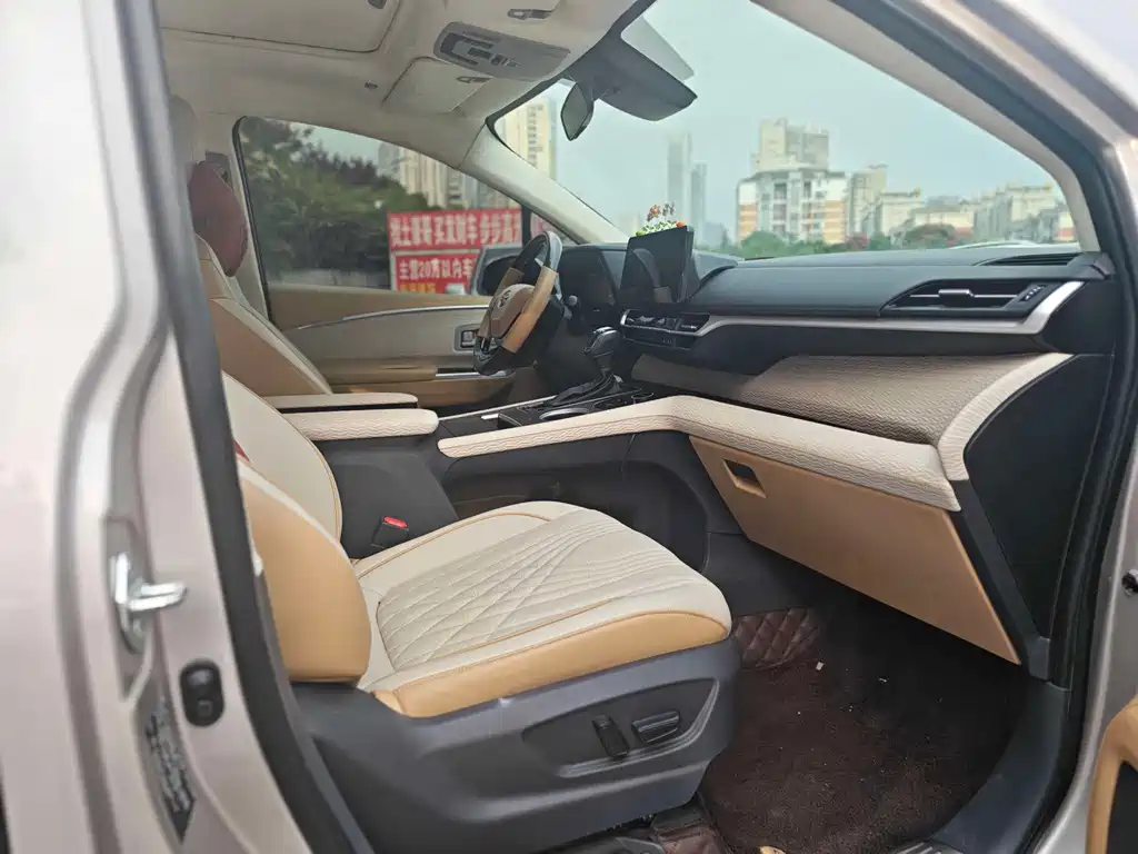 Toyota Sienna — миниатюра 6