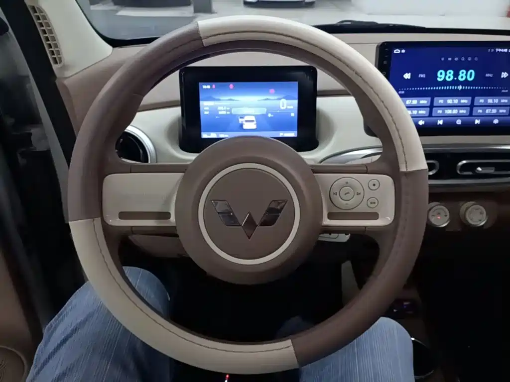 Wuling MINIEV — миниатюра 11