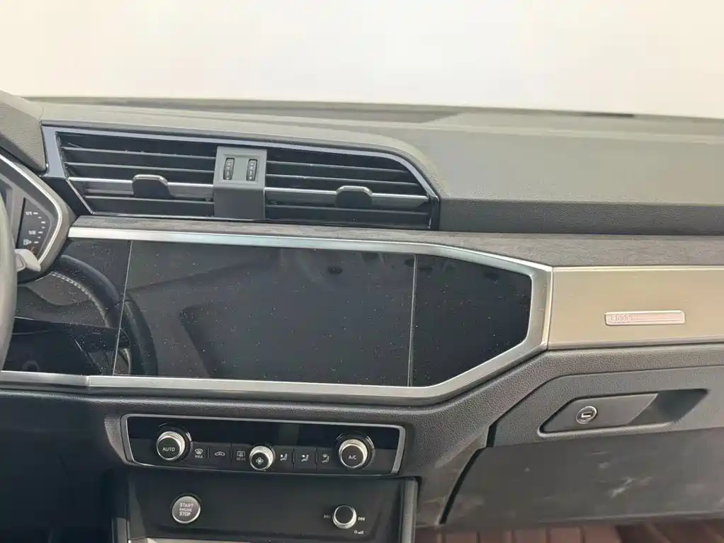Audi Q3 — миниатюра 10