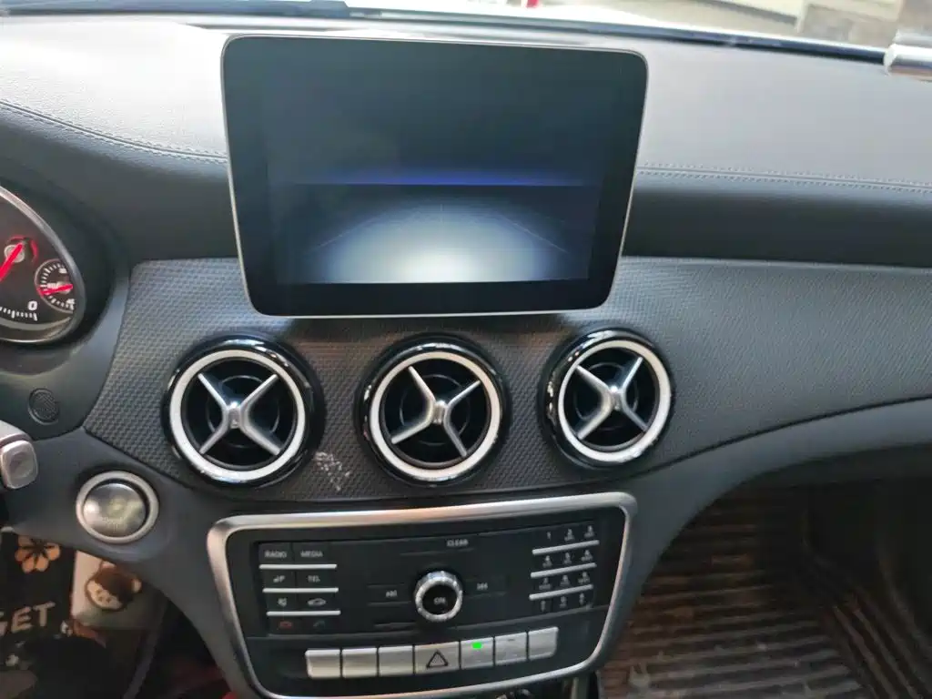Mercedes-Benz GLA — миниатюра 9