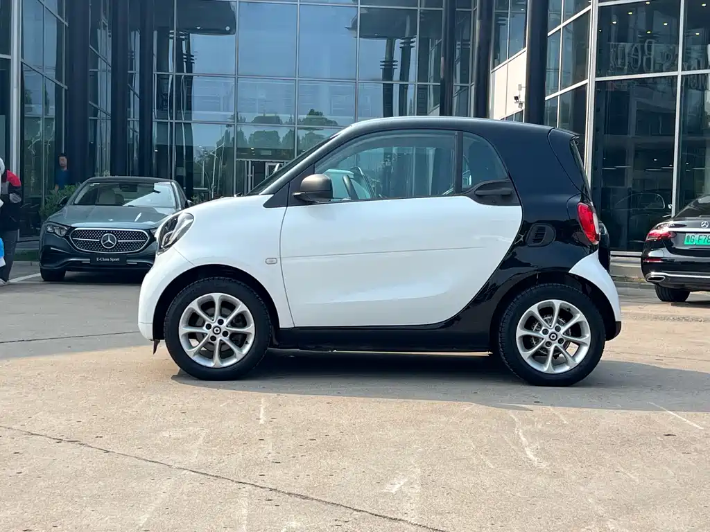 smart Smart Fortwo — миниатюра 2