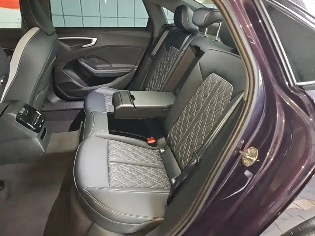 Audi A5L — миниатюра 17