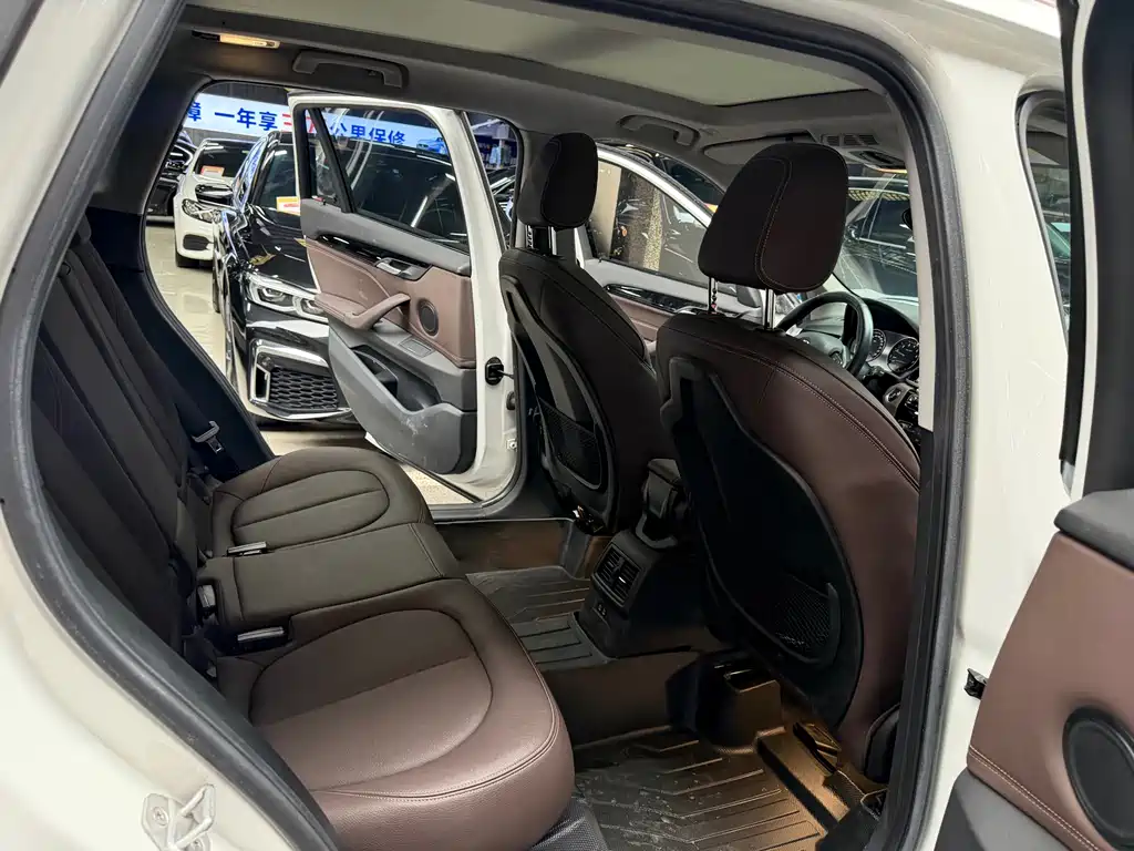 BMW X1 — миниатюра 15