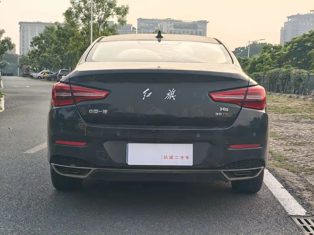 Hongqi Hongqi H5 — миниатюра 6