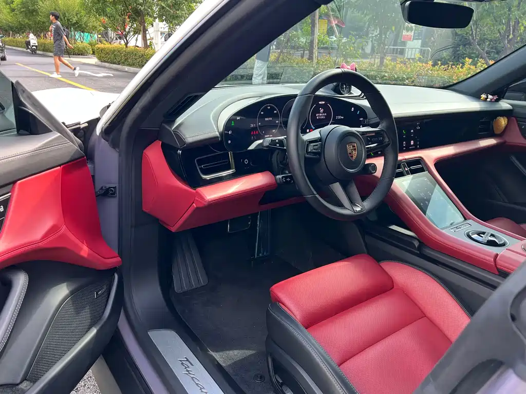 Porsche Taycan — миниатюра 4