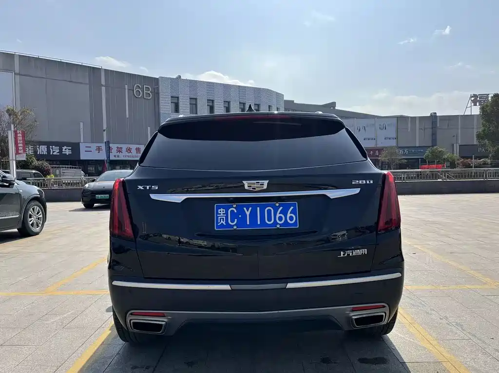 CADILLAC XT5
