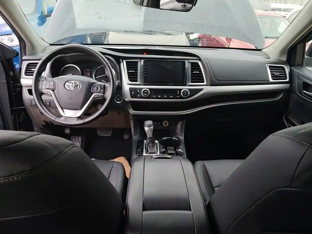 Toyota Highlander — миниатюра 10